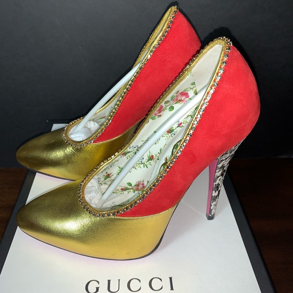 Gucci Shoes - Gucci Python rhinestone heels 🐍 👠
